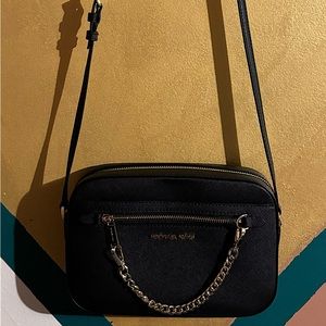 Michael Kors Jet Set Large Saffiano Leather
Crossbody Bag